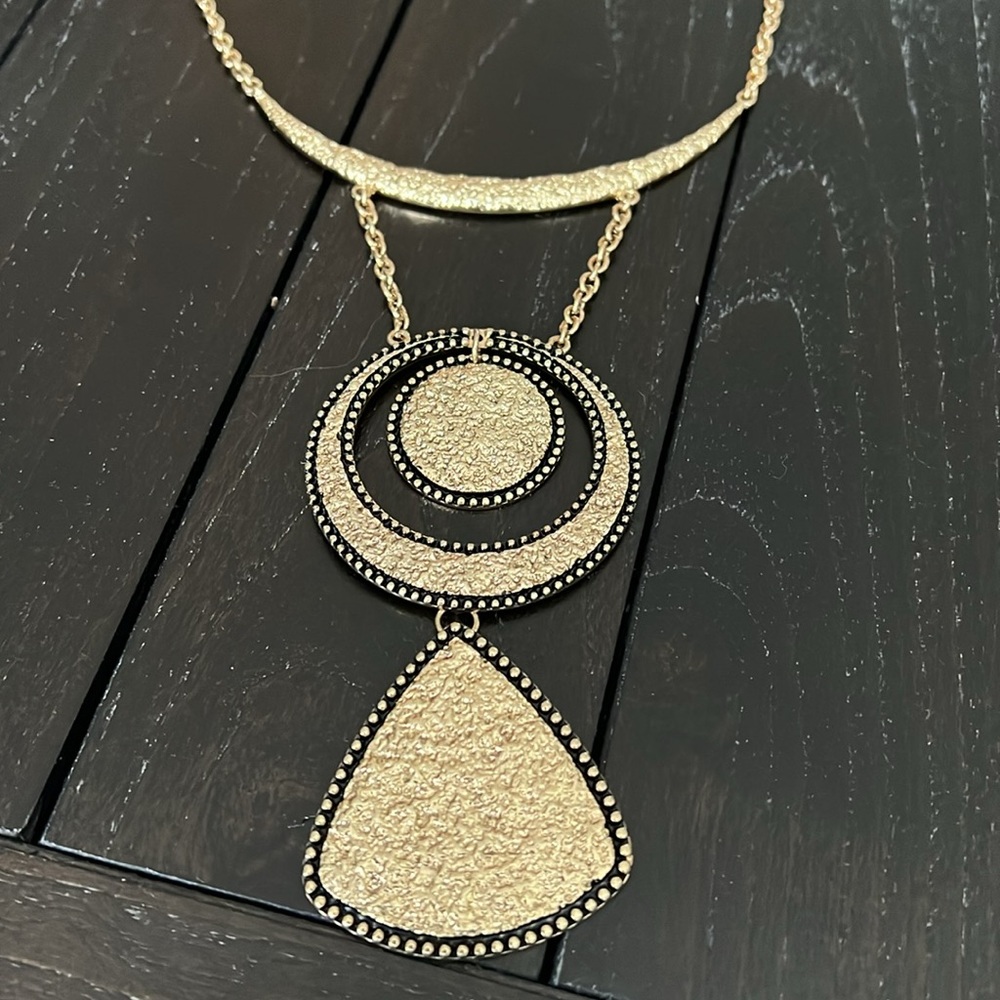 Statement Necklace - Picture 1 of 6